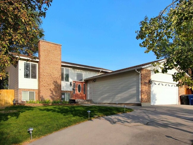 Building Photo - Beautifully Remodeled Home with Two Car Garage and Large Backyard!