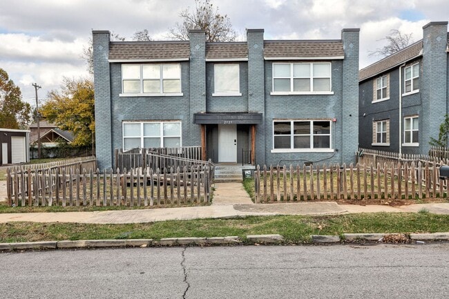 Photo - Bright & Stylish 2-Bedroom Close to the Plaza District