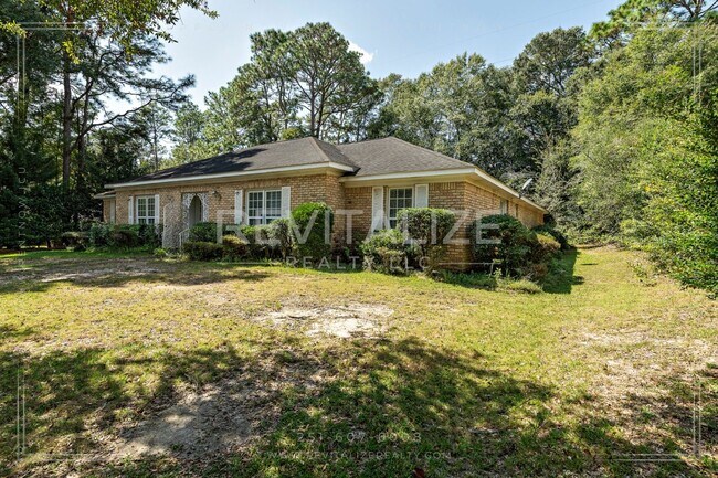 Photo - Beautifully Preserved 4 Bd / 3 Ba Vintage 70's Home
