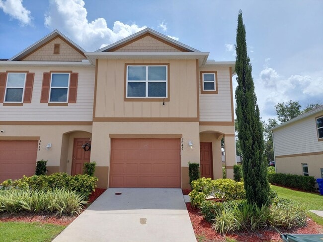 Photo - Beautiful 3 Bedroom 2 1/2 Bathroom House i...