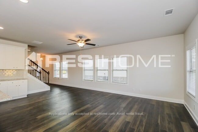 Photo - 1029 Tranquil Gdns Pl