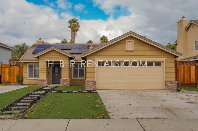 Single Story 3 bedroom home *SOLAR* *POOL*... - Single Story 3 bedroom home *SOLAR* *POOL*...