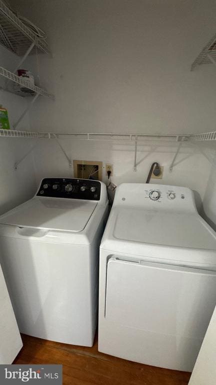 Photo - 8486 Main St