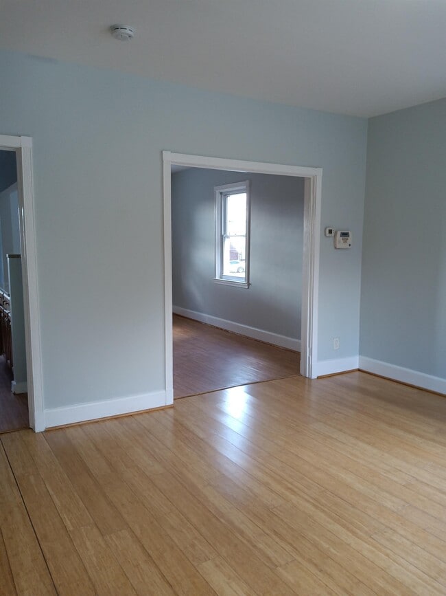 Photo - 4101 Kinsway