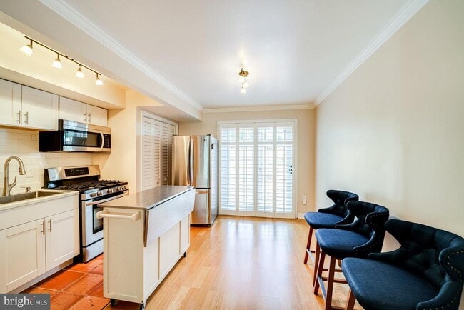 Photo - 1317 Queen St