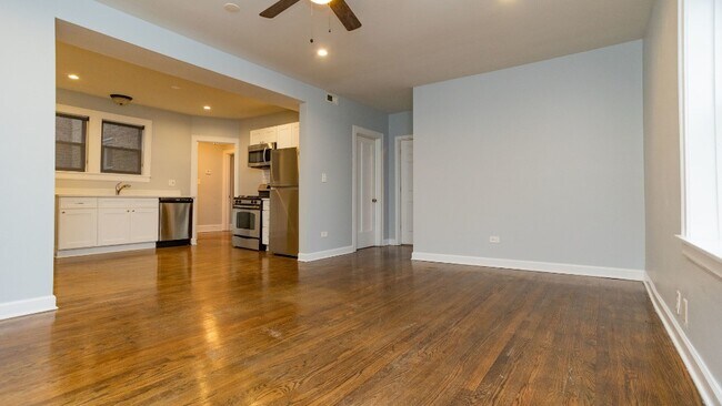 Photo - 3320 N LeClaire Ave Unit 2N