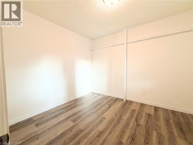 Photo - 117 Park St S Unité 6