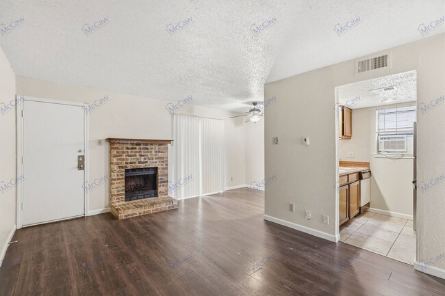 Photo - 9520 Royal Ln Unit 209