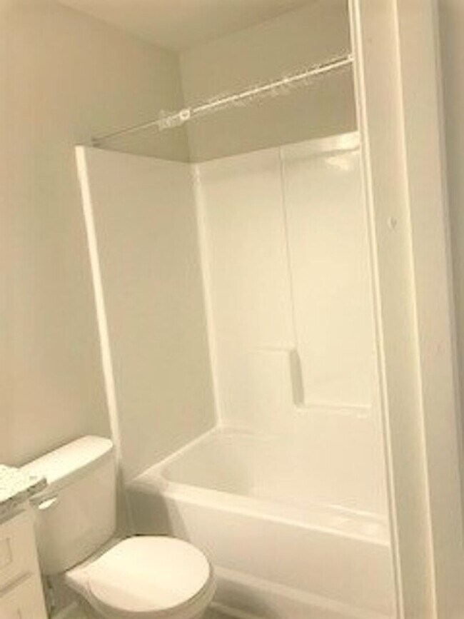 Photo - 3 Bedroom Townhome in Jonesboro!