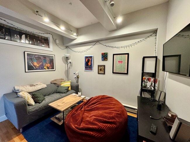 Photo - 12 Stoneholm St Unit 619