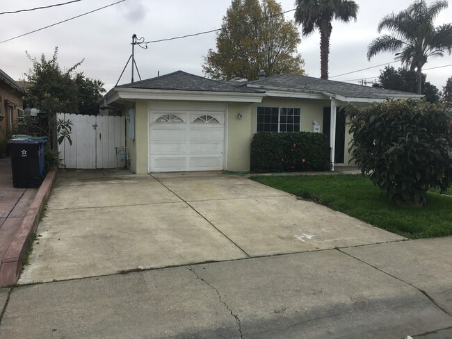 Building Photo - 37215 Dondero Way