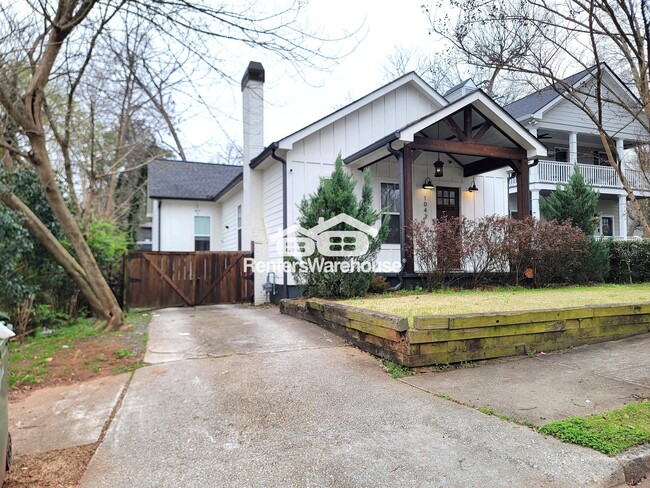 Building Photo - 1043 Fern Ave SE