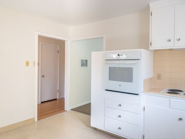 Photo - 36 Ross Ave Unit 36 Ross Avenue #07