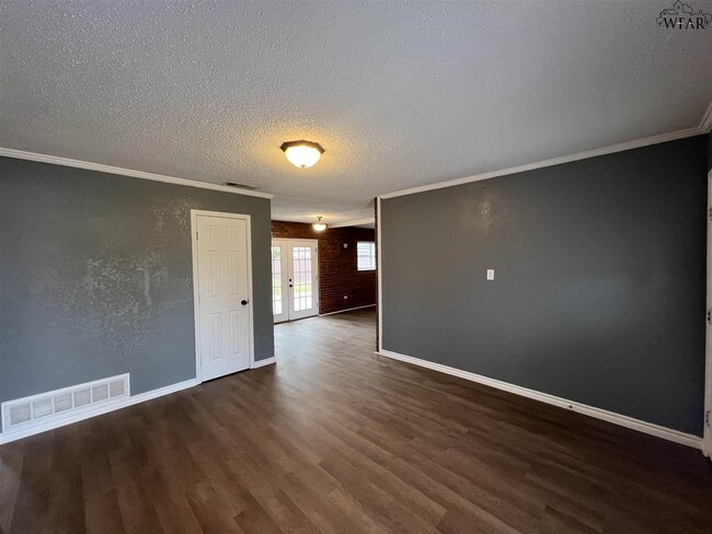 Photo - 5026 Lakefront Dr