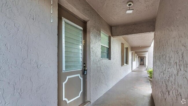 Building Photo - 2700 Casita Way Unit 111 Rental