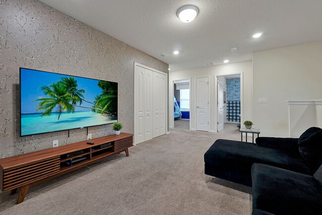 Building Photo - 7435 Oakmoss Loop Unit ID1246552P Rental