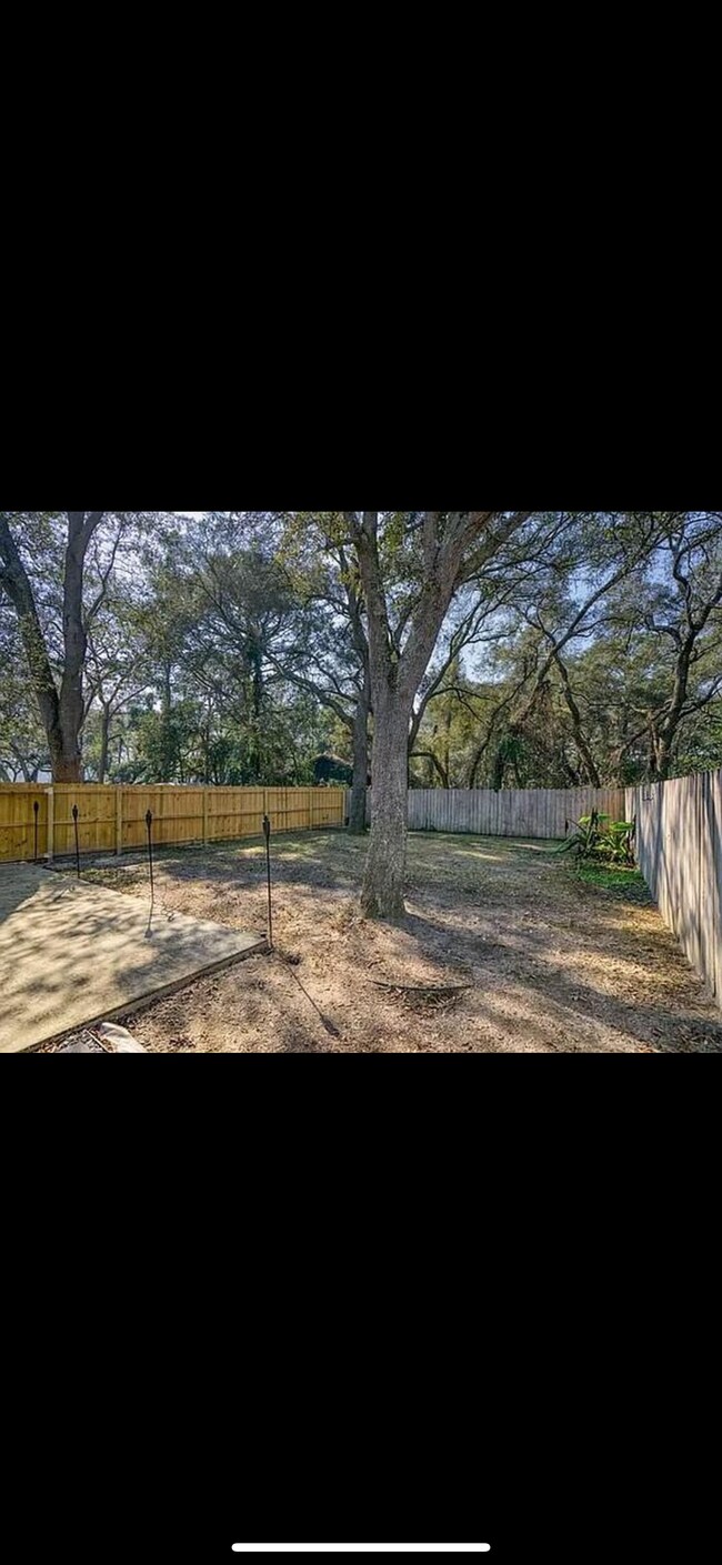 Photo - 1002 High Grove Ct