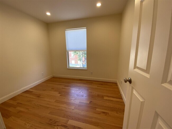 Photo - 379 Harvard St Unit 3