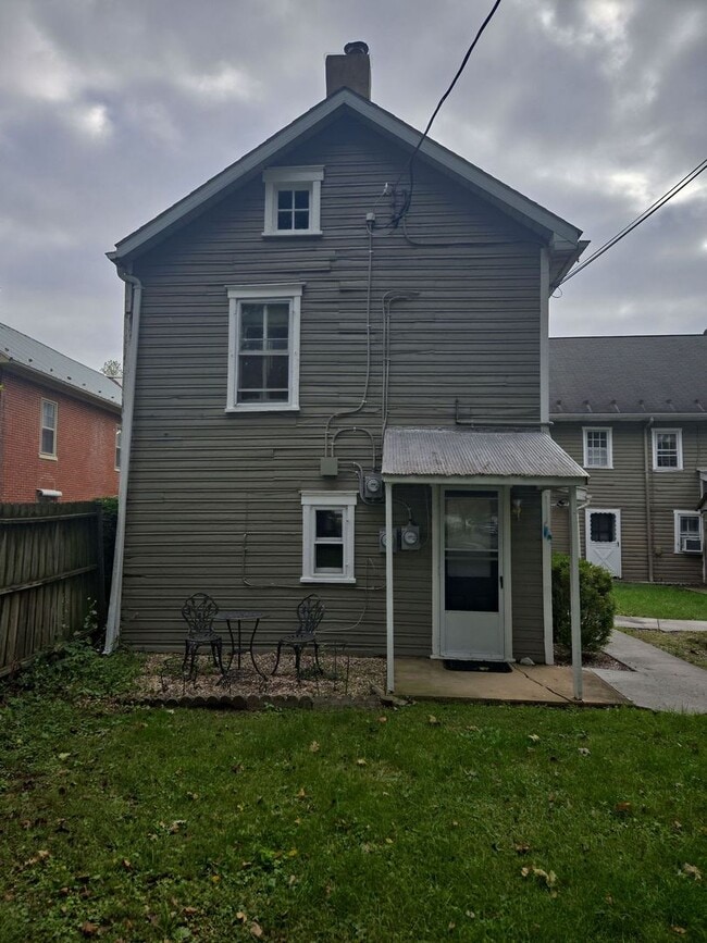 Photo - 106-108 S Main St Unidad 106 1