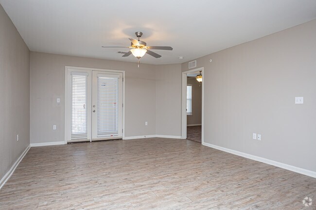 3 BR, 2 BA - 1185 SF