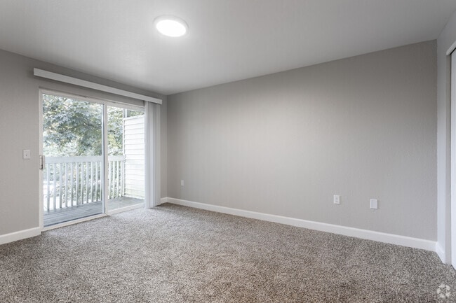 2BR, 1BA 860SF