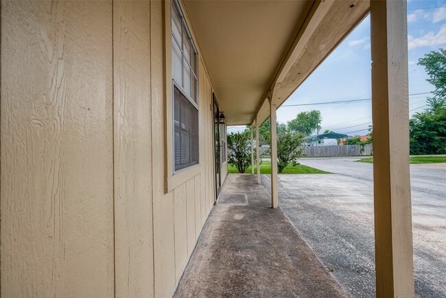 Photo - 8430 Round Rock Dr