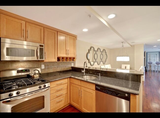 Entertainers dream - 22 W Front St Unit 303