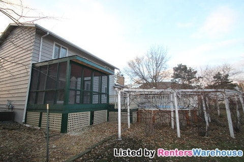 Photo - Spacious Colonial Retreat on an Expansive Wooded Lot in Shoreview
