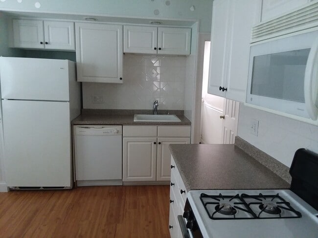 Photo - 80 Hazael St Unit First Floor