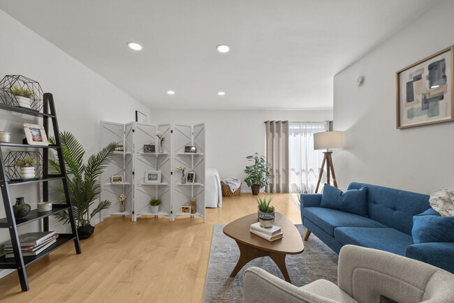 Facing South - 1735 N Fuller Ave Unit 1735 Fuller #425