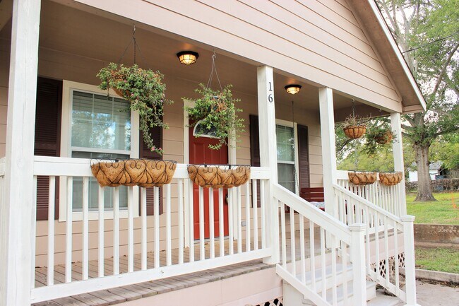 Photo - 16 W Anderson St