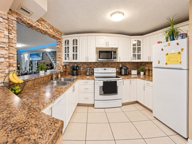 1145 W 42nd St