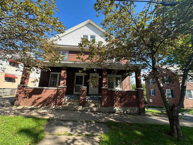 Building Photo - 120 E Hamilton Ave Rental
