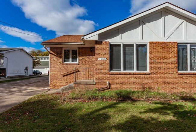 Building Photo - 1020 Williams St Unit 1020 Williams