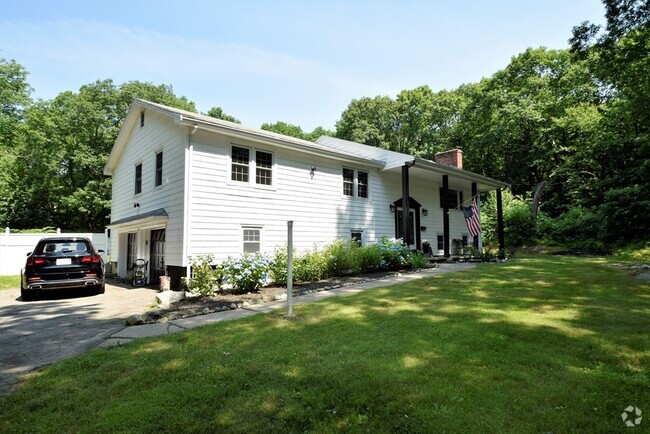 Building Photo - 479 Westfield St Rental