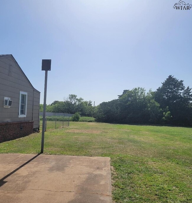 1138 Covington St