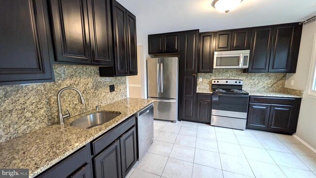 Building Photo - 1517 Winterberry Dr Rental