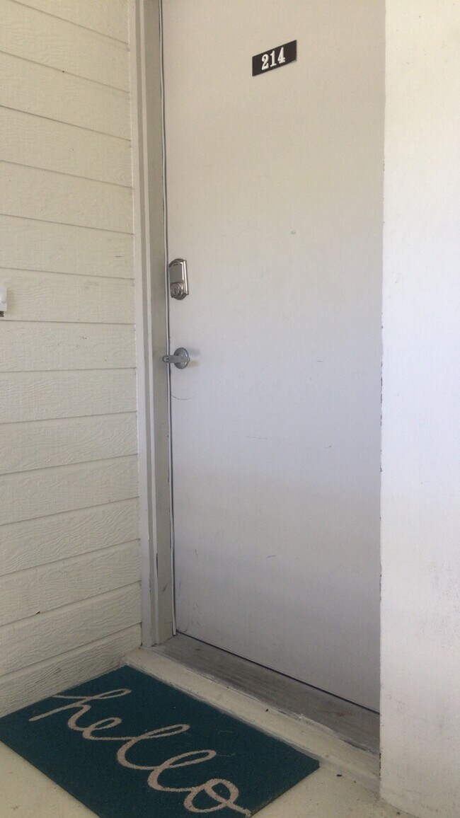Mian door - 214 Meadow Ln Unit 214