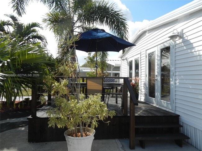 Building Photo - 2461 SW 50th St