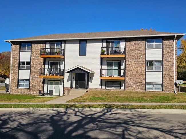 Photo - Like new large 2 bedroom apt coming available! Unidad Loft #3