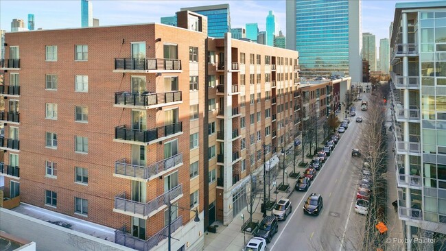 Building Photo - 873 N Larrabee St Unit 201