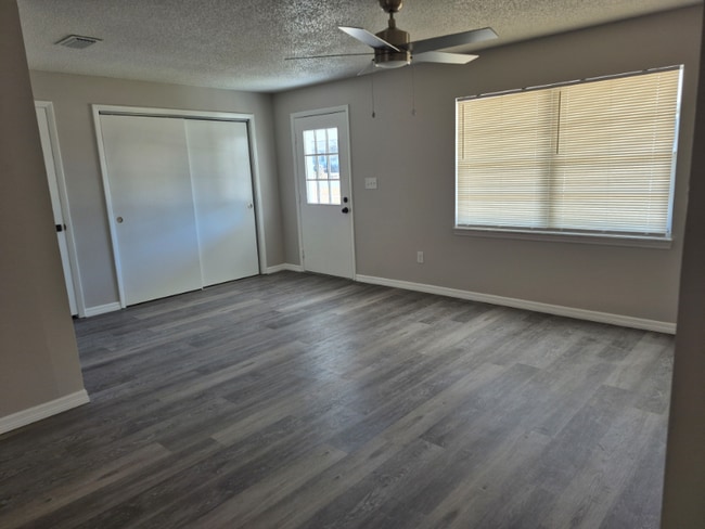 Photo - 2131 W Greenway Pl