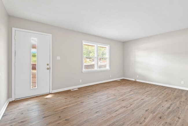 Photo - Renovated 2 bedroom townhome 5 miles from downtown Raleigh!