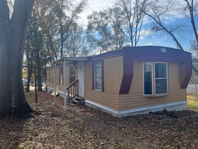 Photo - 109 Embert Ln