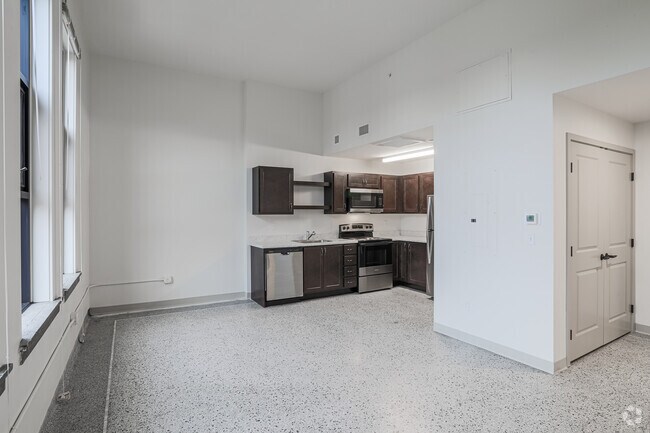 1BR, 1BA - 615SF - Living Room