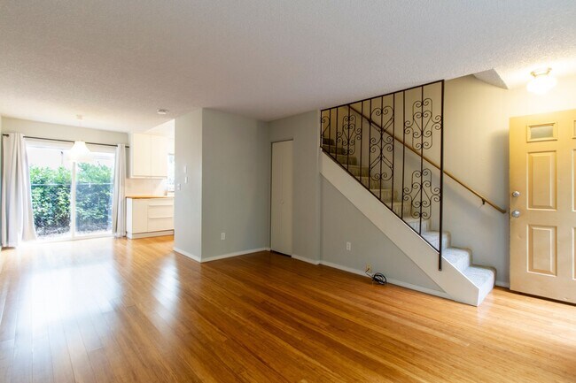 Photo - becju03 Unit 1920