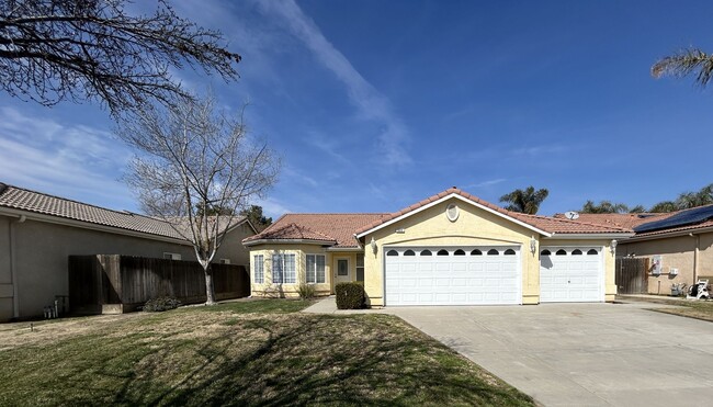 Spacious 4 bedroom home in Lemoore - Spacious 4 bedroom home in Lemoore