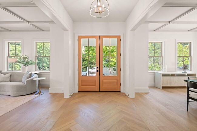 Photo - 5022 Cathedral Ave NW