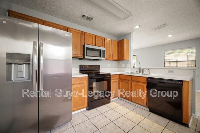 Building Photo - 10775 Rutgers Rd Rental