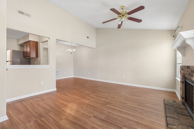 Photo - 3908 Buchanan Dr